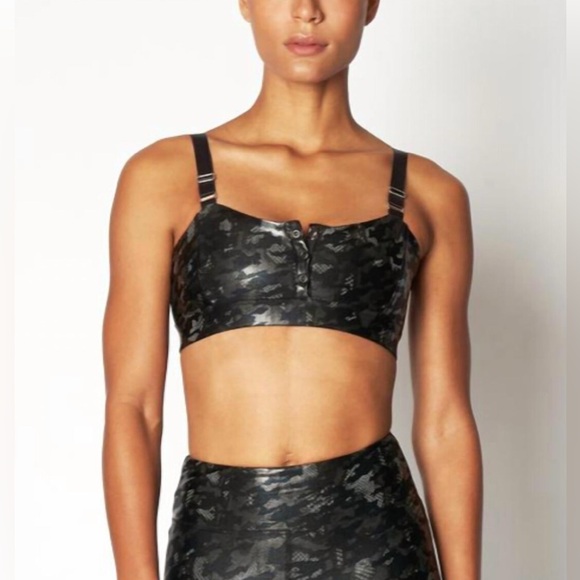 HEROINE SPORT Other - Heroine Sport Boxing Bra Black Camouflage Sports Bra Medium
